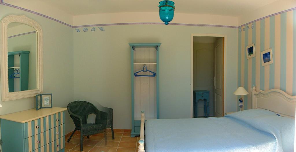 Hotel Mas De Courreges Saint-Hippolyte-du-Fort Zimmer foto